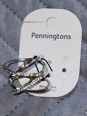 Penningtons Silver Crystal Accent Ring